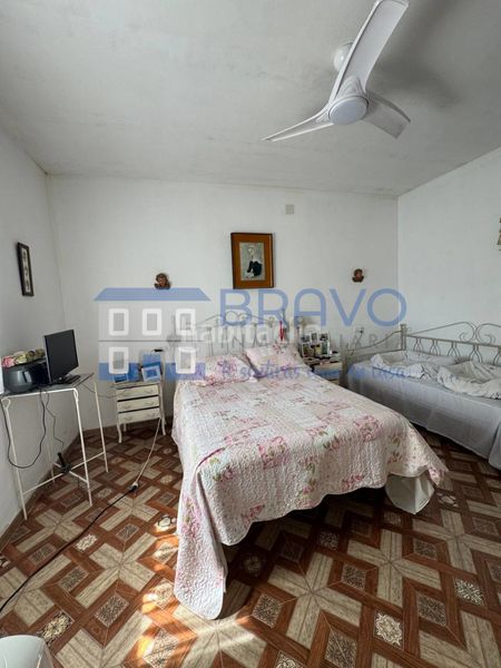 Foto b811d86b-7be1-4d56-ab7c-62acd2e7f94f. Masia amb xemeneia aparcament a Don Benito