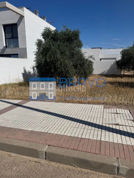 Foto ef108893-b853-45fc-90ed-19ce9dfe2e96. Terreny residencial a Don Benito