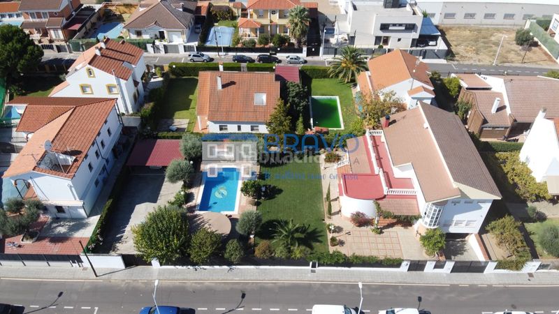 Foto e6597668-ce33-49bf-9b07-717f1b55e868. Xalet amb xemeneia calefacció aparcament piscina a Don Benito