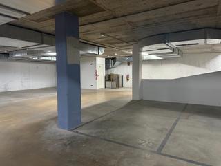 Autoparkplatz in Carrer de miquel vives 54. Plazas de aparcamiento y trasteros en c/ miquel vives 54