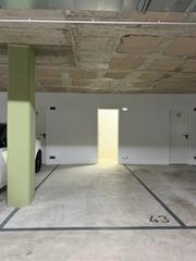 Parking coche en Carrer de miquel vives 54. Plaza de aparcamiento y trastero en c/ miquel vives 54