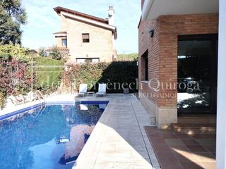 Haus in Sant Antoni de Vilamajor. Amplia casa de 4 habitaciones y gran estudio, con piscina, en sa