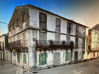 Xalet a Rúa cano da rúa 35. Edificio de de viviendas en pleno centro