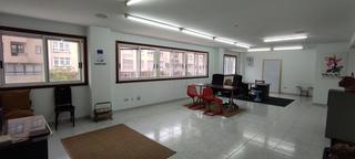 Location Bureau à Ronda de outeiro 68