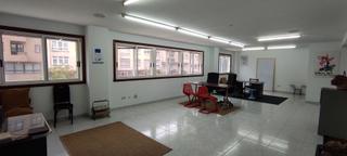 Geschäftsraum in Ronda de Outeiro 68