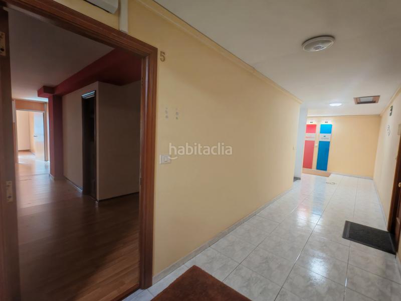 Foto 6aba008d-9246-43ee-94eb-9b9d332062a2. Lloguer local comercial a avenida gramela 17 a Agra del Orzán - Ventorrillo Coruña (A)