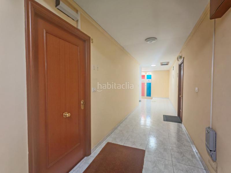 Foto 87fba44b-1c4d-48ce-a4aa-2d7fd5a96b46. Location local commercial dans avenida gramela 17 dans Coruña (A)