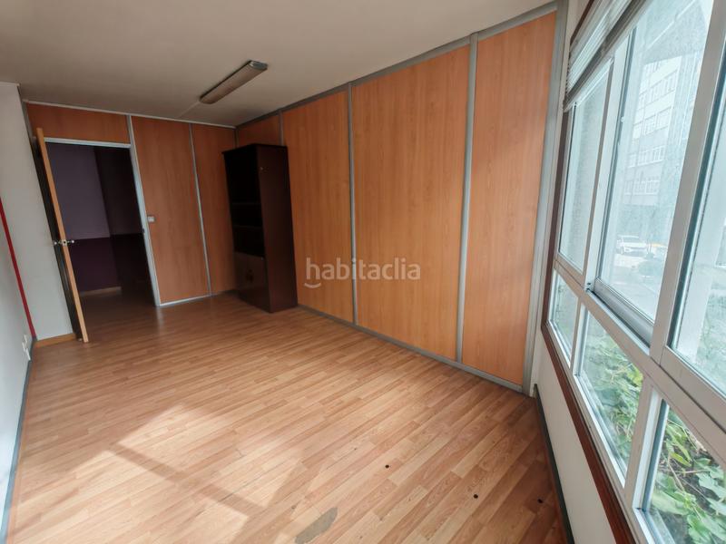 Foto a7fc9570-6559-4de6-8a63-81c2c6418168. Location local commercial dans avenida gramela 17 dans Coruña (A)