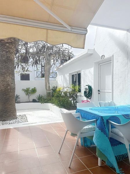 Foto 2b0a07aa-3813-4dfe-82d0-fe8bdf98bf08. Casa amb aparcament a Playa Honda San Bartolomé