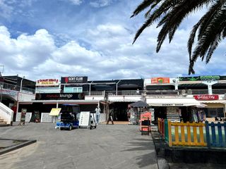 Local Comercial en Costa Teguise. Oportunidad única local en costa teguise