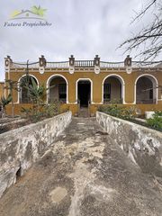 Casa in Tinajo. Casa historica con gran parcela