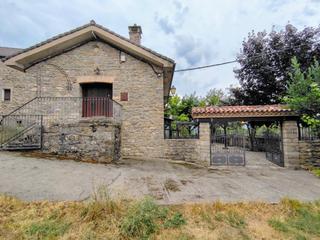 Casa  N/a. Casa en venta en la guarguera, 4 dormitorios.