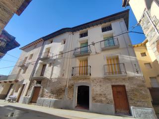 Casa a Graus. Casa en venta en graus, 6 dormitorios.