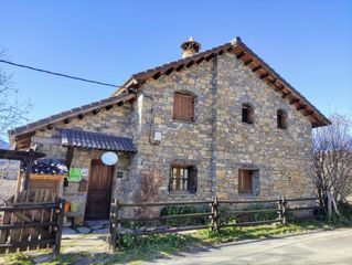 Casa a Fanlo. Casa en venta en fanlo, 5 dormitorios.