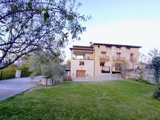 Casa  N/a. Casa en venta en graus, 8 dormitorios.