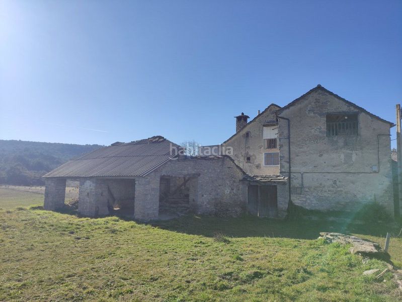 Foto ea29a324-8399-43a7-aa48-b830f053b75c. Casa amb aparcament a Aínsa - Sobrarbe