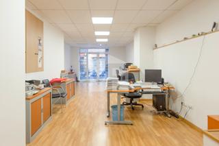 Local Comercial en Vila de Grcia. Local comercial en venta a pie de calle de 580 m2 de superficie