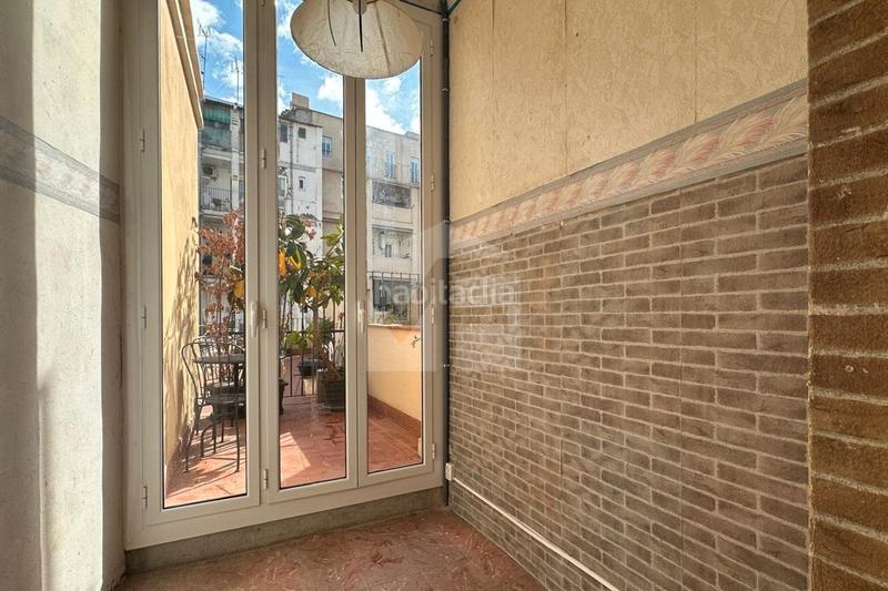 Foto 921d66b4-9cf8-4519-bce8-cf59131a70aa. Estudio  con soleada terraza en sants - el poble sec, junto a la calle blai. en Barcelona