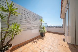 Appartement à Navas. Sobreático en venta con terraza y espectaculares vistas a la ciu