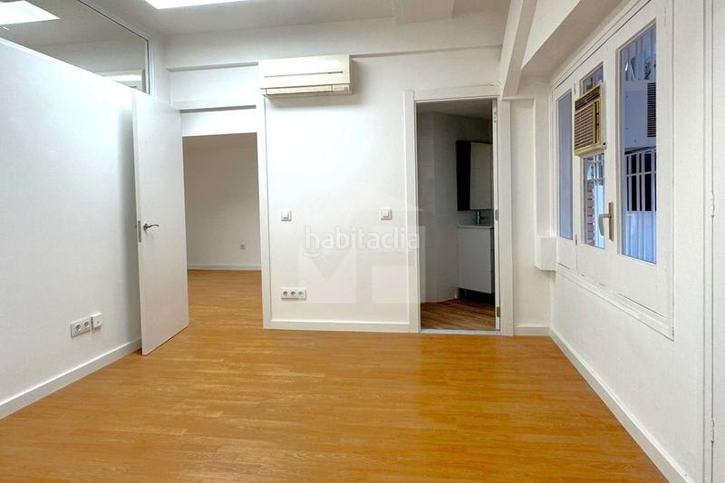 Foto 3b6468e7-486a-4cff-bc20-bd3a1b261570. Bureau avec chauffage dans Putget - Farró Barcelona