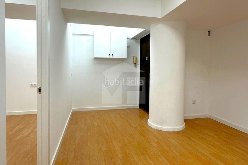 Foto e2f9afd8-ffe7-49df-8620-ec43fa51d70c. Bureau avec chauffage dans Putget - Farró Barcelona