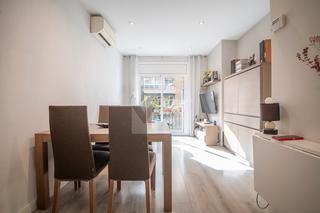 Pis a Baix Guinard. Piso en venta reformado con balcn junto a los jardines del baix