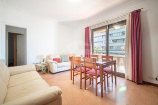 Pis a Baix Guinardó. Piso en venta con terraza en el baix guinardó, junto al estadio