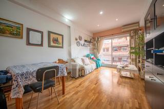 Pis a El Camp d´en Grassot i Gràcia Nova. Piso en venta de tres dormitorios, con terraza, en gràcia nova,