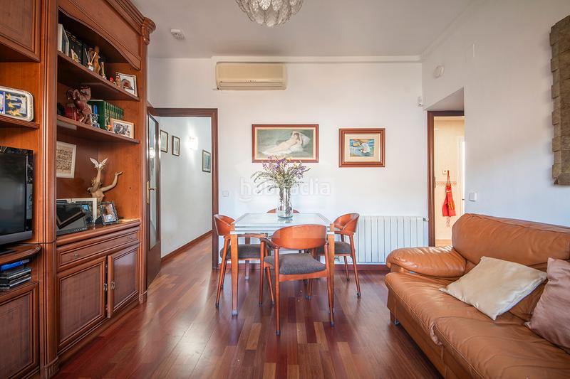 Foto 481b8cde-2522-4e55-979e-55215736c58e. Pis amb calefacció a Baix Guinardó Barcelona