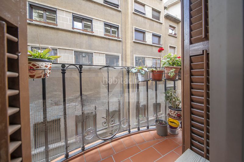 Foto 02d90d49-1440-4320-a365-c714b43f273d. Pis a Raval Barcelona