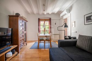 Pis a Gòtic. Piso en venta exterior, tranquilo y luminoso, en ciutat vella- e
