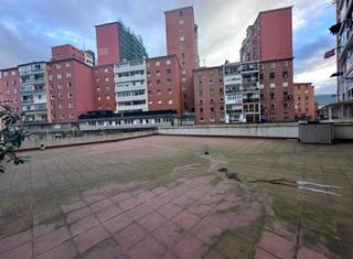 Pis  Larroque angel pintor kalea. Magnifico piso con terraza de 140m2 en bolueta
