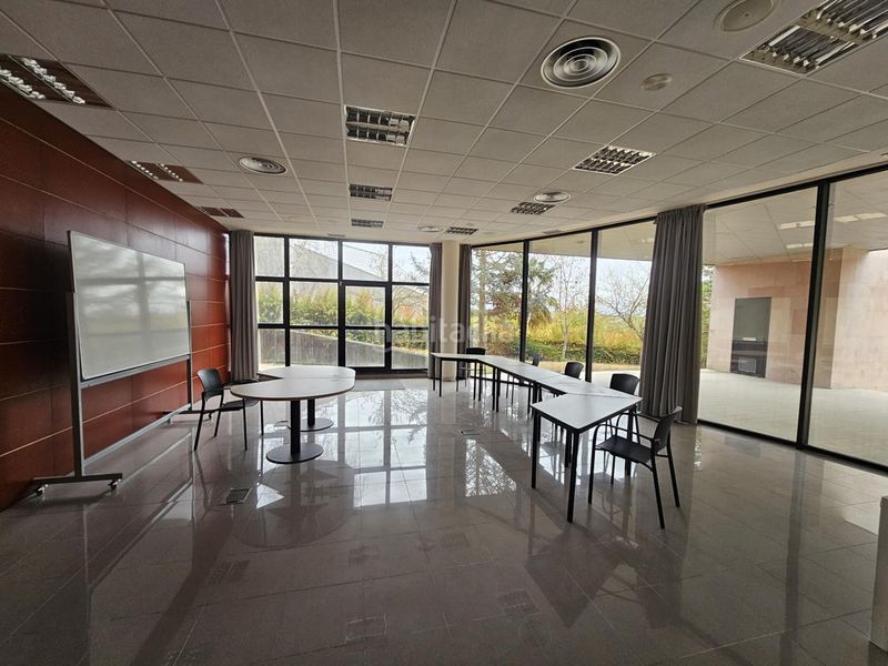 Foto 2b02c4cb-a026-45fd-b028-c5cb89af511f. Miete büro in Zona Rural Noroeste Vitoria - Gasteiz