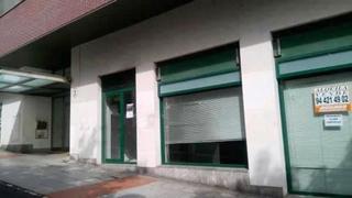 Local Comercial  Santiago brouard kalea. Local comercial en planta baja de edificio, con acceso directo.