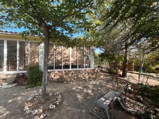 Xalet  Carrer de pedralba. Caseta/chalet muy cerca de vilamarxant