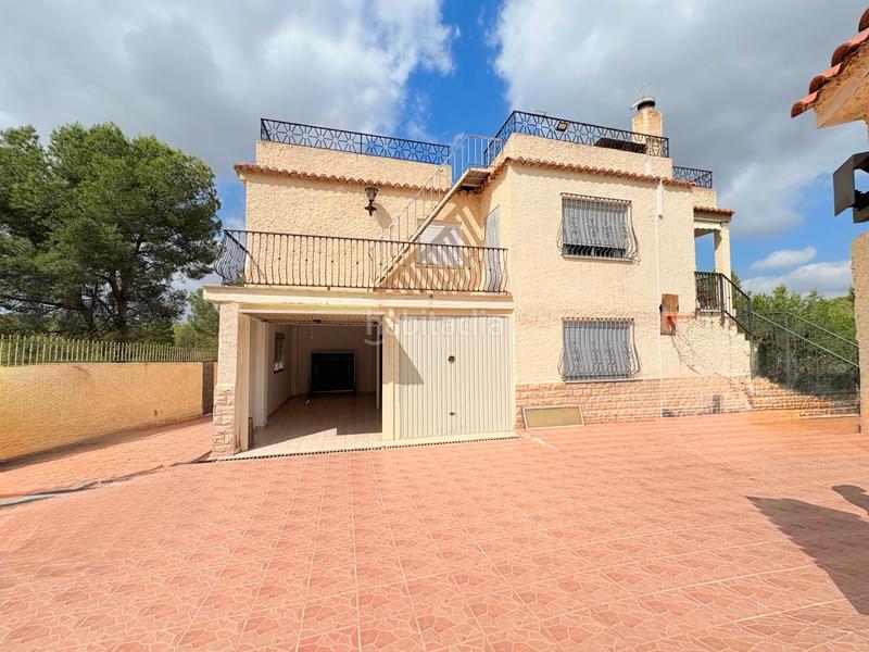 Foto 0e938bd7-9a40-4036-b38d-ca21b10f8e51. Chalet with fireplace parking pool in Vilamarxant