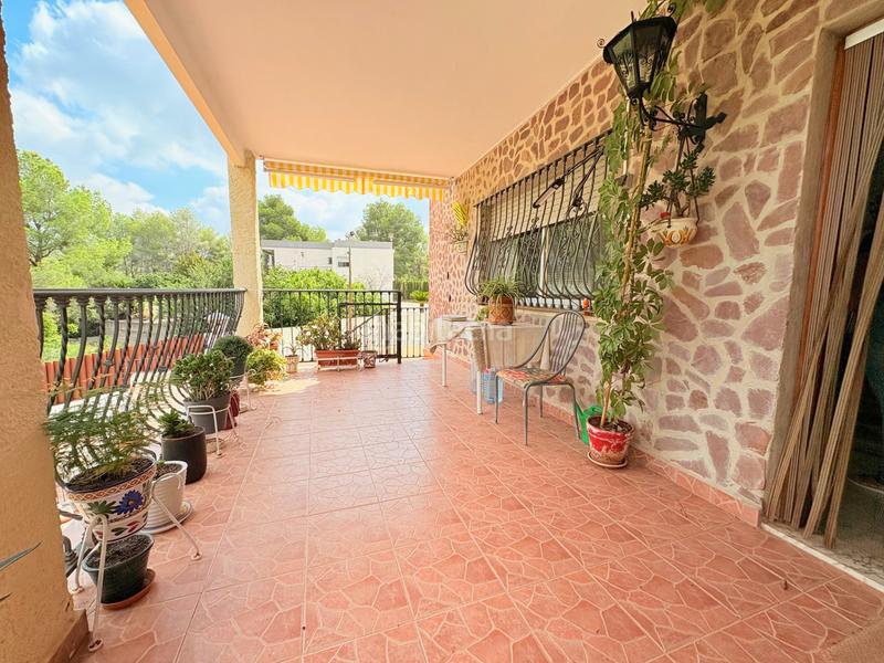 Foto 100ee27e-b476-447f-8cac-6eeb158ade9d. Chalet with fireplace parking pool in Vilamarxant