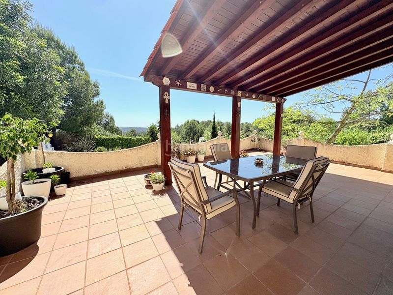 Foto c82aa5d1-5642-4fc7-9407-7507aeac5a8e. Chalet avec cheminée chauffage parking piscine dans Cheste