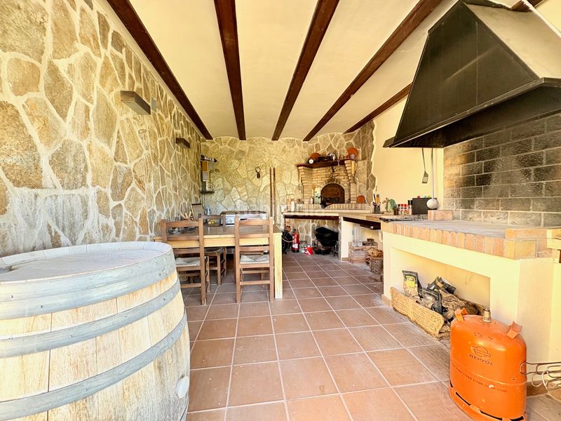Foto d4eb5b72-8b82-4188-8945-519c8392120e. Chalet avec cheminée chauffage parking piscine dans Cheste