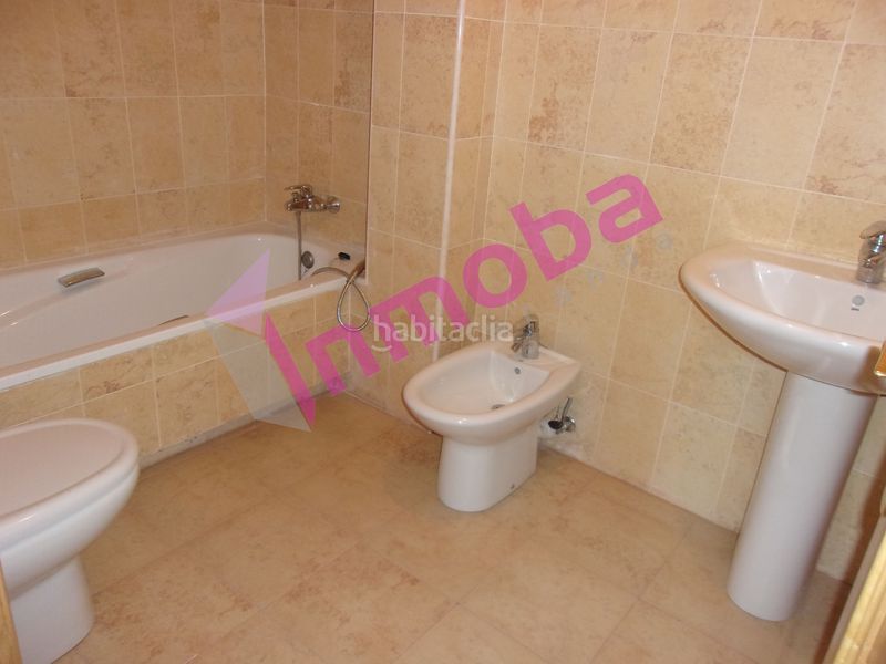 Foto ed5ef8bc-c1e8-4141-a1a2-d0c2217b08ea. Appartamento con riscaldamento parcheggio in Centro Aranda de Duero