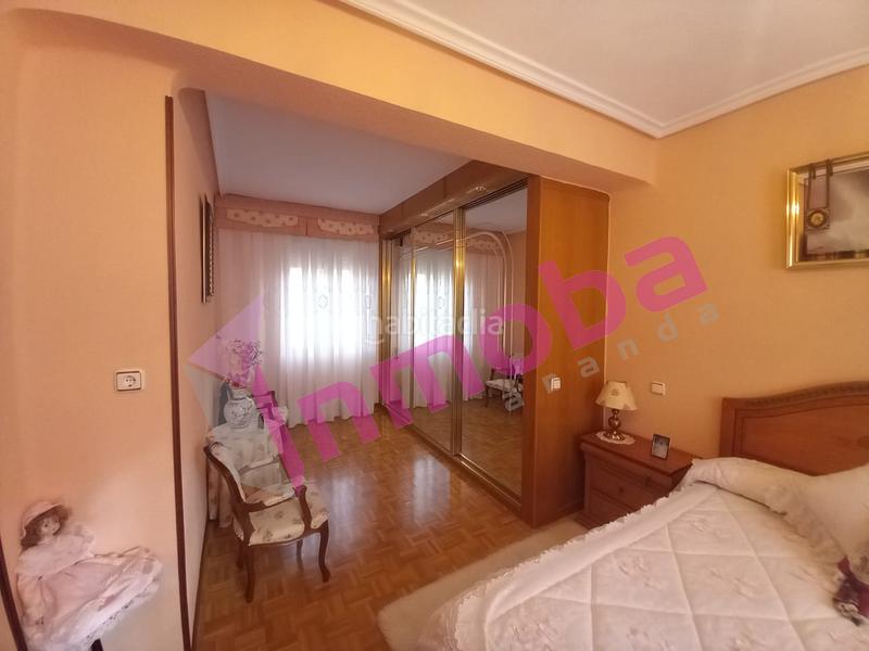 Foto 4779e989-2d1e-4aca-a8a3-b9abc0adf117. Chalet con camino riscaldamento in Santa Catalina - Ferial Aranda de Duero