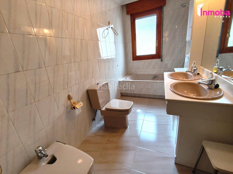 Foto 25c1c44d-f62f-41c9-851e-484a98b1a701. Haus mit kamin parking in Santa Catalina - Ferial Aranda de Duero