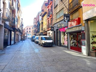 Lloguer Local Comercial a Calle isilla 4