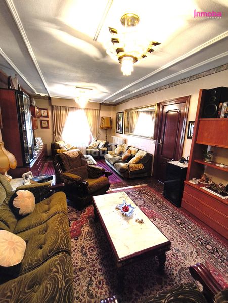 Foto 2fe58789-3d90-4a31-81b4-43ac40c15e45. Piso amplitud, luz y una ubicación privilegiada . en Aranda de Duero