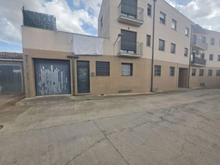 Appartement in Pedanías. Apartamento con entrada independiente y cochera