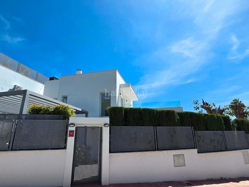Foto b5d93581-64d0-4593-949d-d1ac02f74ac9. Chalet en Las Gaviotas - Carvajal Fuengirola