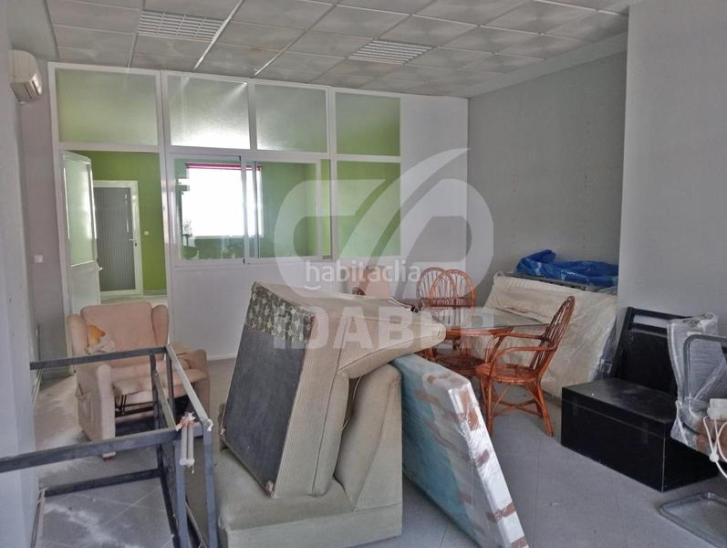 Foto 5a4017a5-adf0-4e51-9063-851eb44e38fa. Location local commercial dans Lominchar