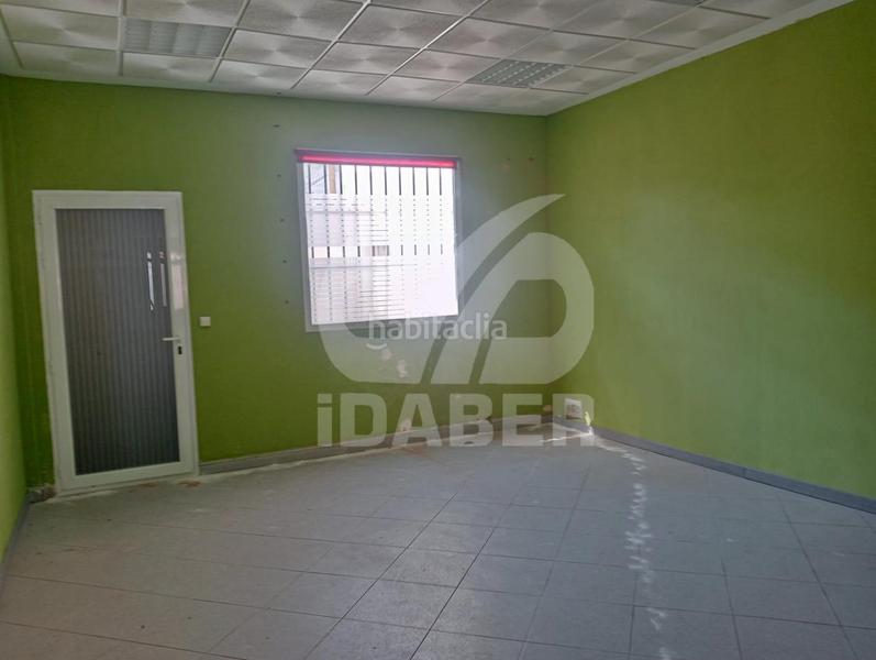 Foto fdac934f-fc85-422c-bde4-354b3e1613e7. Location local commercial dans Lominchar