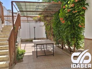 Casa a Parque Manuel de Vega-Carretera de Ugena. Casa con ubicación privilegiada, en illescas