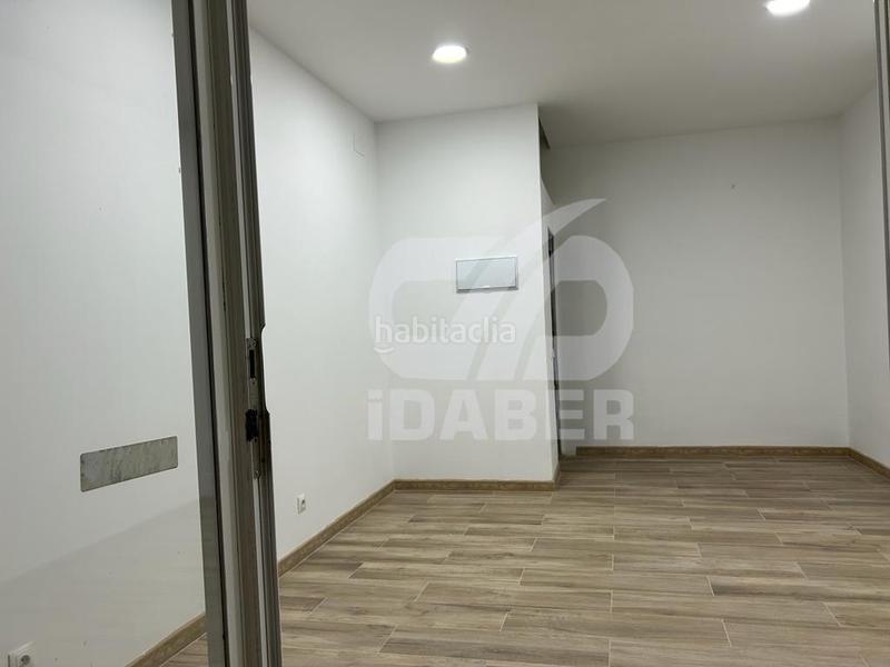 Foto 6d13d261-8fcb-4340-bad2-0aa01b79a28c. Locale commerciale in Calle Pinto-San Roque Parla